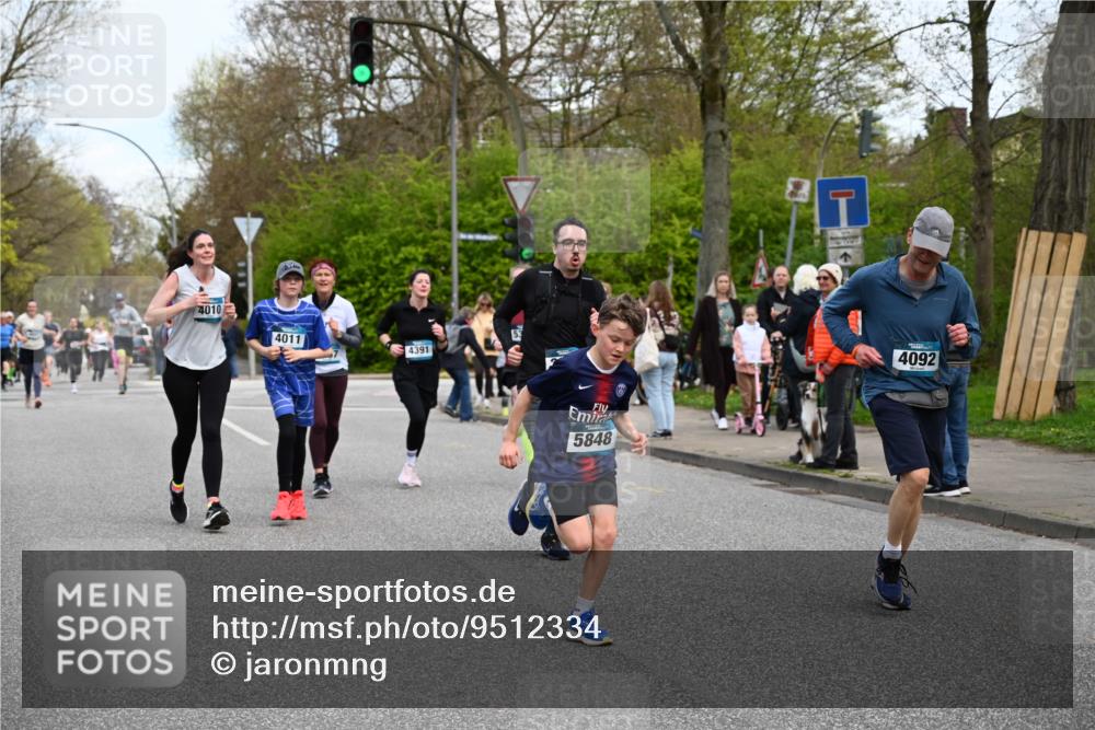 12.04.2026 - 45. Internationalen Wilhelmsburger Insellauf J. Mangold http://msf.ph/oto/9512334 12.04.2026 13:05:45 Ziel 4126, 3782, 3164, 4452, 4775, 5486, 4619, 3316, 4219, 5848, 2922, 3032, 4391, 5323, 4432, 4236, 5677, 4507, 4638, 4010, 4011, 5719, 4092, 4819, 5588, 2335, 4819, 5588, 2335, 4897, 2584, 3591, 5859, 4657, 4006, 5218, 4133, 3264, 4091, 3278, 3877, 3943, 3804 meine-sportfotos.de