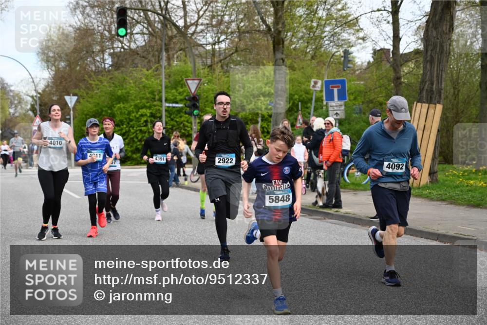 12.04.2026 - 45. Internationalen Wilhelmsburger Insellauf J. Mangold http://msf.ph/oto/9512337 12.04.2026 13:05:45 Ziel 4126, 3782, 3164, 4452, 4775, 5486, 4619, 3316, 4219, 5848, 2922, 3032, 4391, 5323, 4432, 4236, 5677, 4507, 4638, 4010, 4011, 5719, 4092, 4819, 5588, 2335, 4819, 5588, 2335, 4897, 2584, 3591, 5859, 4657, 4006, 5218, 4133, 3264, 4091, 3278, 3877, 3943, 3804 meine-sportfotos.de