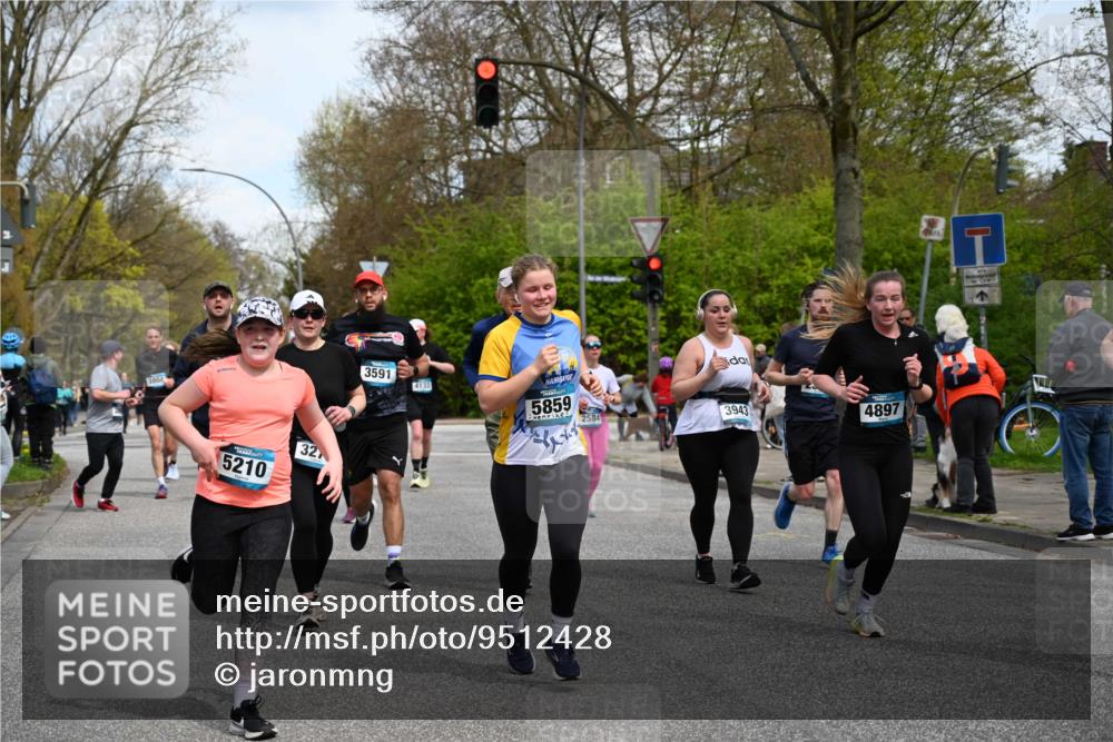 12.04.2026 - 45. Internationalen Wilhelmsburger Insellauf J. Mangold http://msf.ph/oto/9512428 12.04.2026 13:06:03 Ziel 2922, 3032, 4391, 5323, 4432, 4236, 5677, 4507, 4638, 4010, 4011, 5719, 4092, 4819, 5588, 2335, 4897, 2584, 3591, 5859, 4657, 4006, 5218, 4133, 3264, 4091, 3278, 3877, 3943, 3804, 3270, 2008, 3611, 5210, 4234, 4705, 4745, 3869, 3866, 2536, 4510, 4078, 4641, 4821, 4408, 3862, 4248, 4044, 5354, 5587, 4122 meine-sportfotos.de