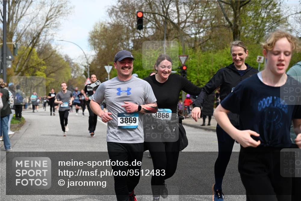 12.04.2026 - 45. Internationalen Wilhelmsburger Insellauf J. Mangold http://msf.ph/oto/9512483 12.04.2026 13:06:11 Ziel 4391, 5323, 4432, 4236, 5677, 4507, 4638, 4010, 4011, 5719, 4092, 4819, 5588, 2335, 4897, 2584, 3591, 5859, 4657, 4006, 5218, 4133, 3264, 4091, 3278, 3877, 3943, 3804, 3270, 2008, 3611, 3611, 5210, 4234, 4705, 4745, 3869, 3866, 2536, 4510, 4078, 4641, 4821, 4408, 3862, 4248, 4044, 5354, 5587, 4122, 5665, 4280, 5132, 5203, 4496, 2804, 4479, 4114, 4173 meine-sportfotos.de