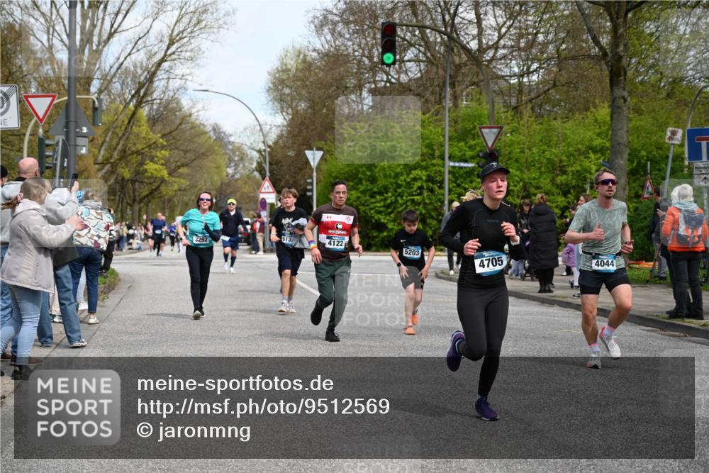 12.04.2026 - 45. Internationalen Wilhelmsburger Insellauf J. Mangold http://msf.ph/oto/9512569 12.04.2026 13:06:26 Ziel 4657, 4006, 5218, 4133, 3264, 4091, 3278, 3877, 3943, 3804, 3270, 2008, 3611, 5210, 4234, 4705, 4745, 3869, 3866, 2536, 4510, 4078, 4641, 4821, 4408, 3862, 4248, 4044, 5354, 5587, 5587, 4122, 5665, 4280, 5132, 5203, 4496, 2804, 4479, 4114, 4173, 4729, 4273, 4729, 4273, 3292, 5510, 4885, 4514 meine-sportfotos.de