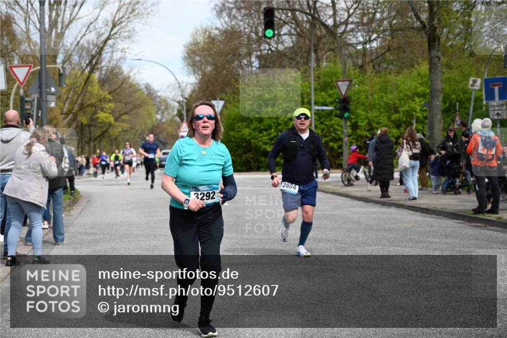 12.04.2026 - 45. Internationalen Wilhelmsburger Insellauf J. Mangold http://msf.ph/oto/9512607 12.04.2026 13:06:32 Ziel 3943, 3804, 3270, 2008, 3611, 5210, 4234, 4705, 4745, 3869, 3866, 2536, 4510, 4078, 4641, 4821, 4408, 3862, 4248, 4044, 5354, 5587, 4122, 5665, 4280, 5132, 5203, 4496, 2804, 4479, 4114, 4173, 4729, 4273, 3292, 5510, 5510, 4885, 4514, 4138, 4764, 4665, 5713, 5194 meine-sportfotos.de