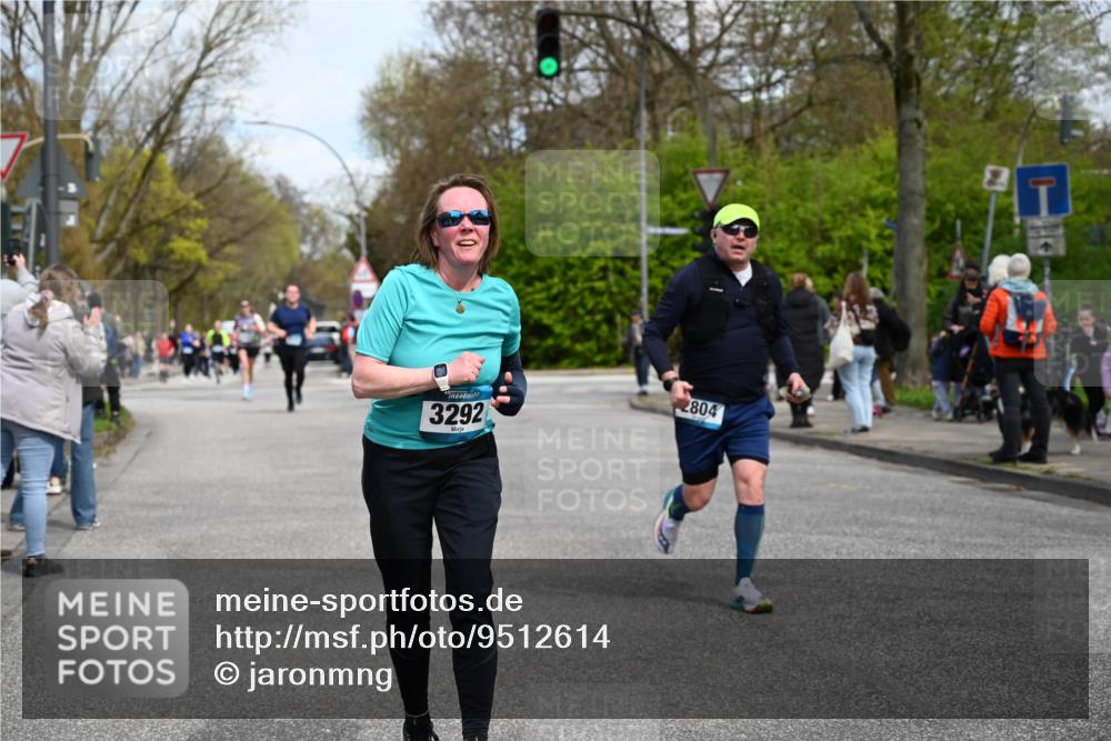 12.04.2026 - 45. Internationalen Wilhelmsburger Insellauf J. Mangold http://msf.ph/oto/9512614 12.04.2026 13:06:33 Ziel 3943, 3804, 3270, 2008, 3611, 5210, 4234, 4705, 4745, 3869, 3866, 2536, 4510, 4078, 4641, 4821, 4408, 3862, 4248, 4044, 5354, 5587, 4122, 5665, 4280, 5132, 5203, 4496, 2804, 4479, 4114, 4114, 4173, 4729, 4273, 3292, 5510, 4885, 4885, 4514, 4138, 4764, 4665, 5713, 5194 meine-sportfotos.de