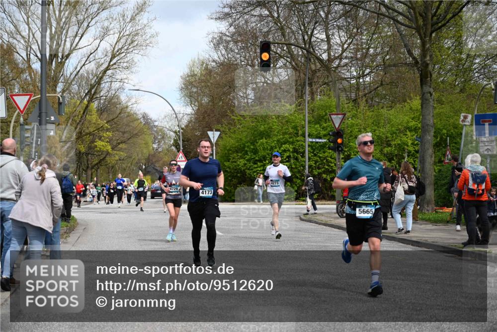12.04.2026 - 45. Internationalen Wilhelmsburger Insellauf J. Mangold http://msf.ph/oto/9512620 12.04.2026 13:06:37 Ziel 5210, 4234, 4705, 4745, 3869, 3866, 2536, 4510, 4078, 4641, 4821, 4408, 3862, 4248, 4044, 5354, 5587, 4122, 5665, 4280, 5132, 5203, 4496, 2804, 4479, 4114, 4173, 4729, 4273, 3292, 5510, 4885, 4514, 4514, 4138, 4764, 4665, 5713, 5194, 5069, 5076, 4723, 4724, 2943, 4722, 5202, 4094 meine-sportfotos.de