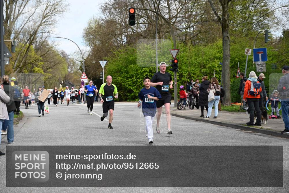 12.04.2026 - 45. Internationalen Wilhelmsburger Insellauf J. Mangold http://msf.ph/oto/9512665 12.04.2026 13:06:45 Ziel 4408, 3862, 4248, 4044, 5354, 5587, 4122, 5665, 4280, 5132, 5203, 4496, 2804, 4479, 4114, 4173, 4729, 4273, 3292, 5510, 4885, 4885, 4514, 4138, 4764, 4665, 5713, 5194, 5069, 5076, 4723, 4724, 2943, 4722, 5202, 4094, 3672, 5497, 5499, 5461, 3242, 5078 meine-sportfotos.de