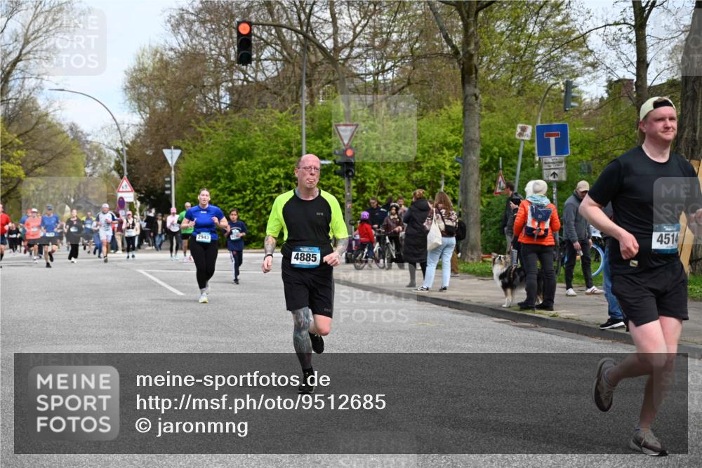 12.04.2026 - 45. Internationalen Wilhelmsburger Insellauf J. Mangold http://msf.ph/oto/9512685 12.04.2026 13:06:48 Ziel 5587, 4122, 5665, 4280, 5132, 5203, 4496, 2804, 4479, 4114, 4173, 4729, 4273, 3292, 5510, 4885, 4514, 4138, 4764, 4665, 5713, 5194, 5069, 5076, 4723, 4724, 2943, 4722, 5202, 4094, 3672, 5497, 5499, 5461, 3242, 5078, 2925, 5226, 2745, 5028 meine-sportfotos.de