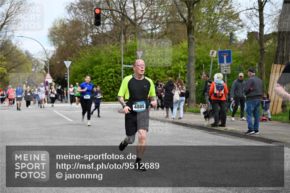 12.04.2026 - 45. Internationalen Wilhelmsburger Insellauf J. Mangold http://msf.ph/oto/9512689 12.04.2026 13:06:48 Ziel 5587, 4122, 5665, 4280, 5132, 5203, 4496, 2804, 4479, 4114, 4173, 4729, 4273, 3292, 5510, 4885, 4514, 4138, 4764, 4665, 5713, 5194, 5069, 5076, 4723, 4724, 2943, 4722, 5202, 4094, 3672, 5497, 5499, 5461, 3242, 5078, 2925, 5226, 2745, 5028 meine-sportfotos.de
