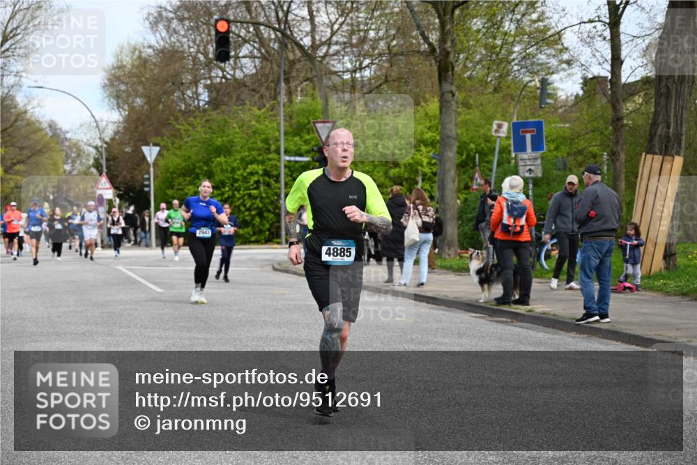 12.04.2026 - 45. Internationalen Wilhelmsburger Insellauf J. Mangold http://msf.ph/oto/9512691 12.04.2026 13:06:48 Ziel 5587, 4122, 5665, 4280, 5132, 5203, 4496, 2804, 4479, 4114, 4173, 4729, 4273, 3292, 5510, 4885, 4514, 4138, 4764, 4665, 5713, 5194, 5069, 5076, 4723, 4724, 2943, 4722, 5202, 4094, 3672, 5497, 5499, 5461, 3242, 5078, 2925, 5226, 2745, 5028 meine-sportfotos.de