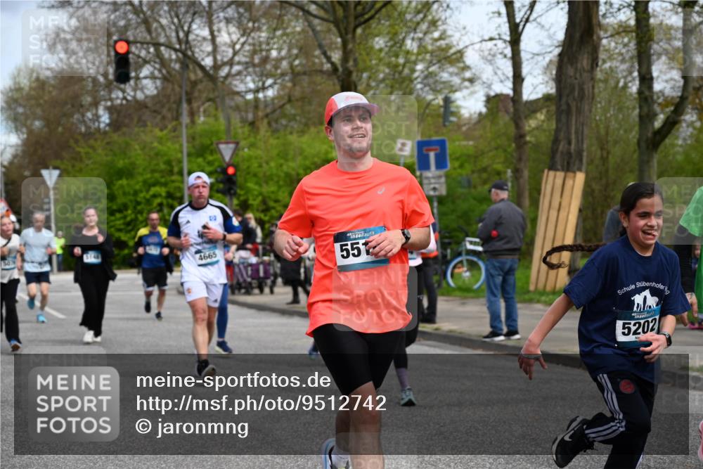 12.04.2026 - 45. Internationalen Wilhelmsburger Insellauf J. Mangold http://msf.ph/oto/9512742 12.04.2026 13:06:58 Ziel 4114, 4173, 4729, 4273, 3292, 5510, 4885, 4514, 4138, 4764, 4665, 5713, 5194, 5069, 5076, 4723, 4724, 5069, 5076, 4723, 4724, 2943, 4722, 5202, 4094, 3672, 5497, 5499, 5461, 3242, 5078, 2925, 2925, 5226, 2745, 5028, 5148, 3641, 5426, 5216, 5431, 5425 meine-sportfotos.de