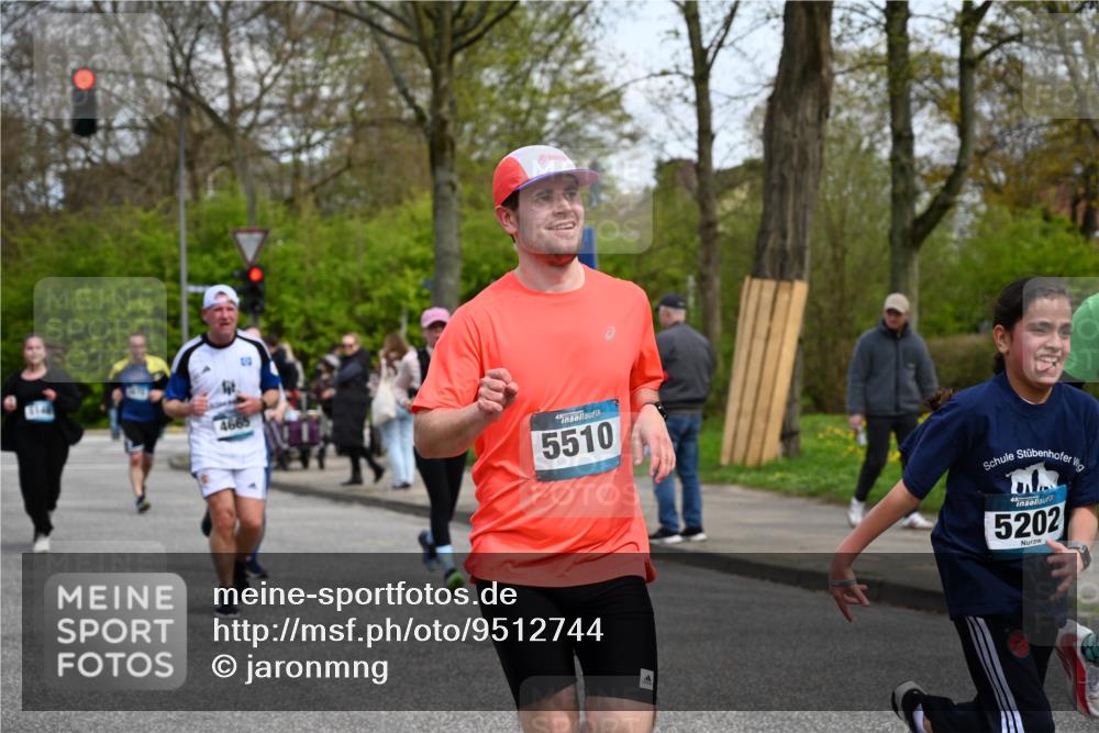 12.04.2026 - 45. Internationalen Wilhelmsburger Insellauf J. Mangold http://msf.ph/oto/9512744 12.04.2026 13:06:58 Ziel 4114, 4173, 4729, 4273, 3292, 5510, 4885, 4514, 4138, 4764, 4665, 5713, 5194, 5069, 5076, 4723, 4724, 5069, 5076, 4723, 4724, 2943, 4722, 5202, 4094, 3672, 5497, 5499, 5461, 3242, 5078, 2925, 2925, 5226, 2745, 5028, 5148, 3641, 5426, 5216, 5431, 5425 meine-sportfotos.de