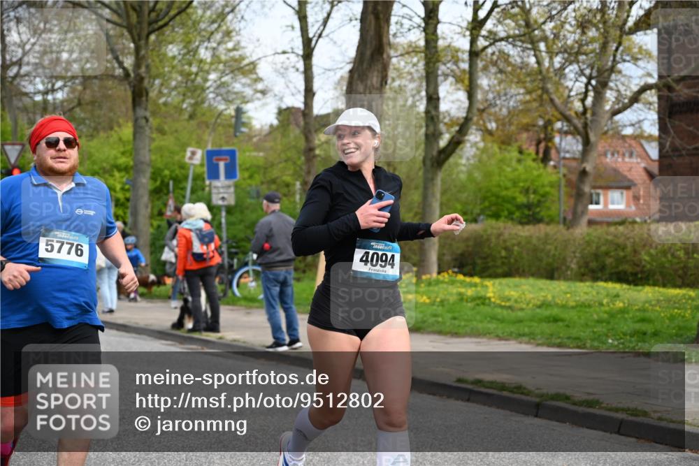 12.04.2026 - 45. Internationalen Wilhelmsburger Insellauf J. Mangold http://msf.ph/oto/9512802 12.04.2026 13:07:04 Ziel 3292, 5510, 4885, 4514, 4138, 4764, 4665, 5713, 5194, 5069, 5076, 4723, 4724, 2943, 4722, 5202, 4094, 3672, 5497, 5499, 5461, 3242, 5078, 2925, 5226, 2745, 5028, 5148, 3641, 5426, 5216, 5431, 5425, 5735, 5401, 2728, 2478, 2477 meine-sportfotos.de