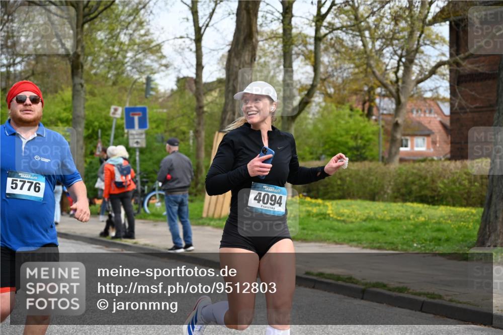 12.04.2026 - 45. Internationalen Wilhelmsburger Insellauf J. Mangold http://msf.ph/oto/9512803 12.04.2026 13:07:04 Ziel 3292, 5510, 4885, 4514, 4138, 4764, 4665, 5713, 5194, 5069, 5076, 4723, 4724, 2943, 4722, 5202, 4094, 3672, 5497, 5499, 5461, 3242, 5078, 2925, 5226, 2745, 5028, 5148, 3641, 5426, 5216, 5431, 5425, 5735, 5401, 2728, 2478, 2477 meine-sportfotos.de