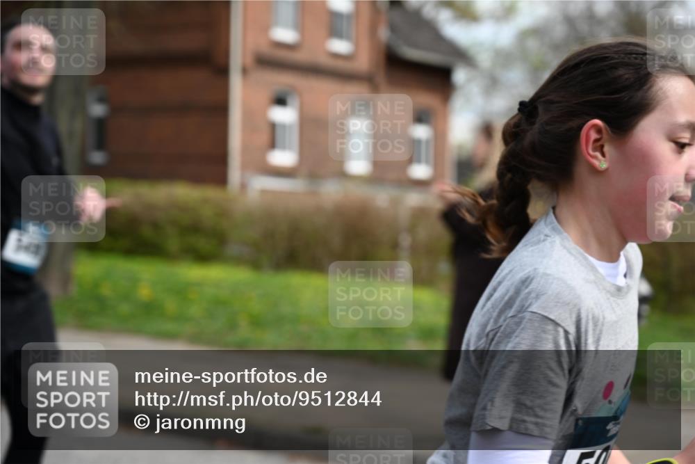 12.04.2026 - 45. Internationalen Wilhelmsburger Insellauf J. Mangold http://msf.ph/oto/9512844 12.04.2026 13:07:10 Ziel 4885, 4514, 4138, 4764, 4665, 5713, 5194, 5069, 5076, 4723, 4724, 2943, 4722, 5202, 4094, 3672, 5497, 5499, 5461, 3242, 5078, 2925, 2925, 5226, 2745, 5028, 5148, 3641, 5426, 5216, 5431, 5425, 5431, 5425, 5735, 5401, 2728, 2478, 2477, 5564, 4437, 4436, 2421, 4676, 3868, 4405, 4725, 4416 meine-sportfotos.de