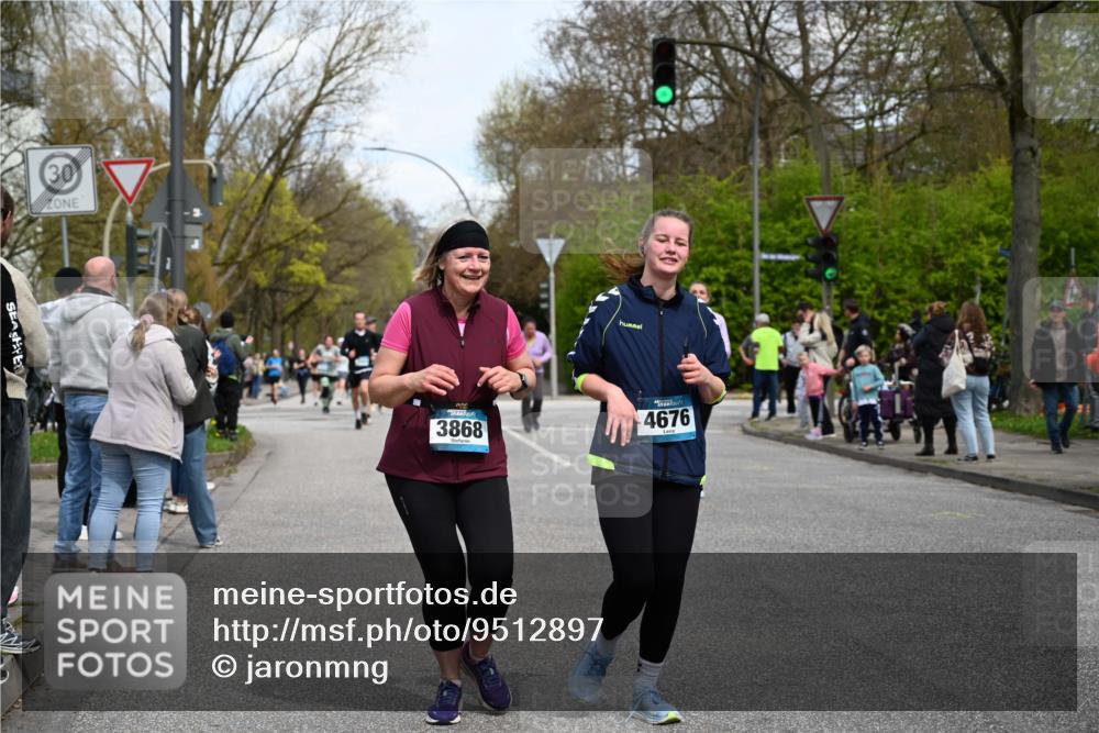 12.04.2026 - 45. Internationalen Wilhelmsburger Insellauf J. Mangold http://msf.ph/oto/9512897 12.04.2026 13:07:20 Ziel 5713, 5194, 5069, 5076, 4723, 4724, 2943, 4722, 5202, 4094, 3672, 5497, 5499, 5461, 3242, 5078, 2925, 5226, 2745, 5028, 5148, 3641, 5426, 5216, 5216, 5431, 5425, 5735, 5401, 2728, 2478, 2477, 5564, 4437, 4436, 2421, 2421, 4676, 3868, 4405, 4725, 4416, 3970, 4795, 3120, 5103, 4845, 5320 meine-sportfotos.de
