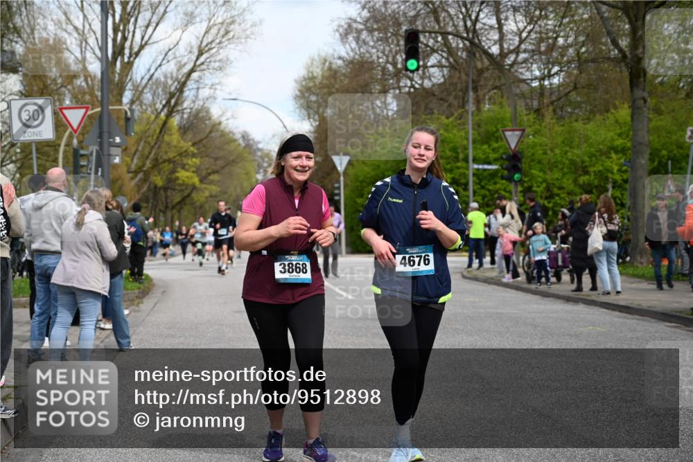 12.04.2026 - 45. Internationalen Wilhelmsburger Insellauf J. Mangold http://msf.ph/oto/9512898 12.04.2026 13:07:20 Ziel 5713, 5194, 5069, 5076, 4723, 4724, 2943, 4722, 5202, 4094, 3672, 5497, 5499, 5461, 3242, 5078, 2925, 5226, 2745, 5028, 5148, 3641, 5426, 5216, 5216, 5431, 5425, 5735, 5401, 2728, 2478, 2477, 5564, 4437, 4436, 2421, 2421, 4676, 3868, 4405, 4725, 4416, 3970, 4795, 3120, 5103, 4845, 5320 meine-sportfotos.de
