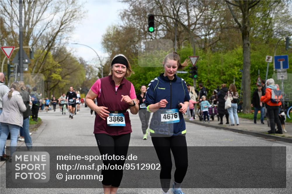 12.04.2026 - 45. Internationalen Wilhelmsburger Insellauf J. Mangold http://msf.ph/oto/9512902 12.04.2026 13:07:20 Ziel 5713, 5194, 5069, 5076, 4723, 4724, 2943, 4722, 5202, 4094, 3672, 5497, 5499, 5461, 3242, 5078, 2925, 5226, 2745, 5028, 5148, 3641, 5426, 5216, 5216, 5431, 5425, 5735, 5401, 2728, 2478, 2477, 5564, 4437, 4436, 2421, 2421, 4676, 3868, 4405, 4725, 4416, 3970, 4795, 3120, 5103, 4845, 5320 meine-sportfotos.de