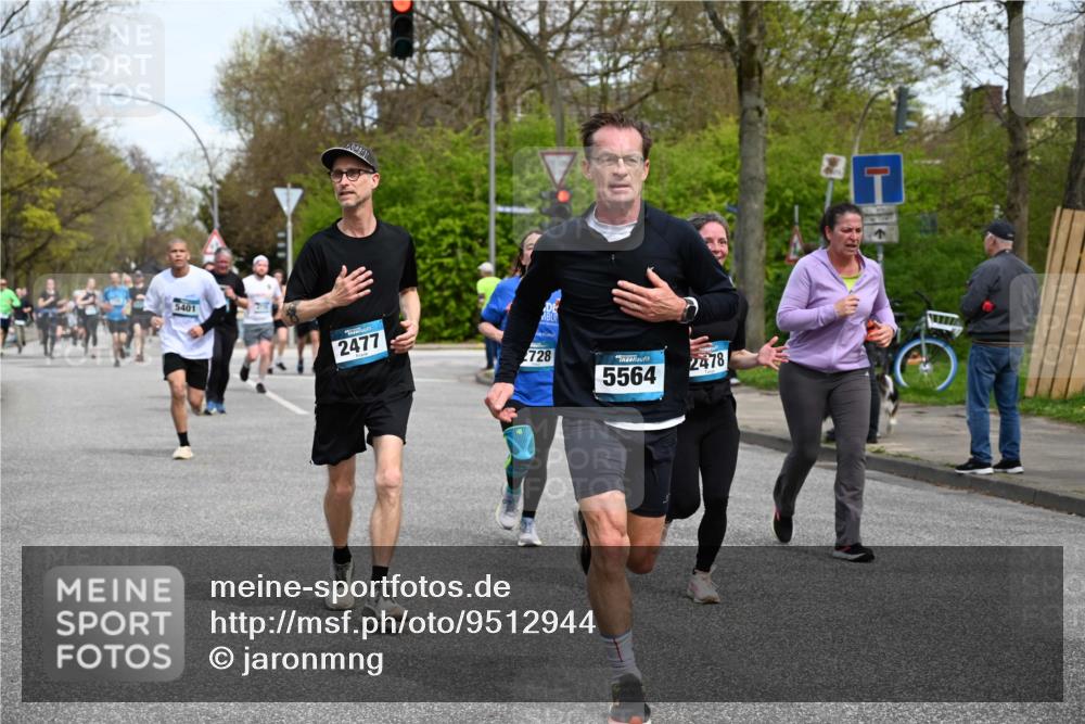 12.04.2026 - 45. Internationalen Wilhelmsburger Insellauf J. Mangold http://msf.ph/oto/9512944 12.04.2026 13:07:29 Ziel 3242, 5078, 2925, 5226, 2745, 5028, 5148, 3641, 5426, 5216, 5431, 5425, 5735, 5401, 2728, 2478, 2477, 5564, 4437, 4436, 2421, 4676, 3868, 4405, 4725, 4416, 3970, 4795, 3120, 5103, 4845, 5320, 5320, 5568, 4161, 5753, 4218, 4199, 5220, 3070, 4736 meine-sportfotos.de