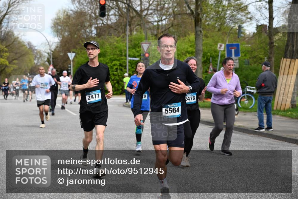 12.04.2026 - 45. Internationalen Wilhelmsburger Insellauf J. Mangold http://msf.ph/oto/9512945 12.04.2026 13:07:29 Ziel 3242, 5078, 2925, 5226, 2745, 5028, 5148, 3641, 5426, 5216, 5431, 5425, 5735, 5401, 2728, 2478, 2477, 5564, 4437, 4436, 2421, 4676, 3868, 4405, 4725, 4416, 3970, 4795, 3120, 5103, 4845, 5320, 5320, 5568, 4161, 5753, 4218, 4199, 5220, 3070, 4736 meine-sportfotos.de