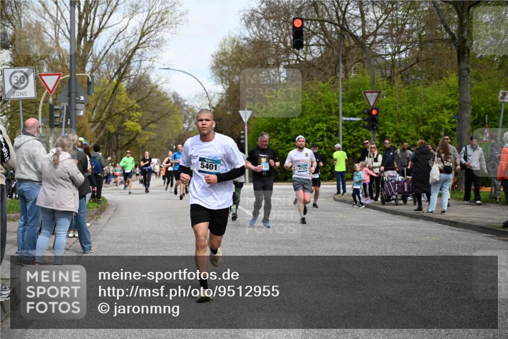 12.04.2026 - 45. Internationalen Wilhelmsburger Insellauf J. Mangold http://msf.ph/oto/9512955 12.04.2026 13:07:31 Ziel 3242, 5078, 2925, 5226, 2745, 5028, 5148, 3641, 5426, 5216, 5431, 5425, 5735, 5401, 2728, 2478, 2477, 5564, 4437, 4436, 2421, 4676, 3868, 4405, 4725, 4416, 3970, 4795, 3120, 5103, 4845, 5320, 5568, 4161, 5753, 4218, 4199, 5220, 3070, 4736, 4149, 4912 meine-sportfotos.de
