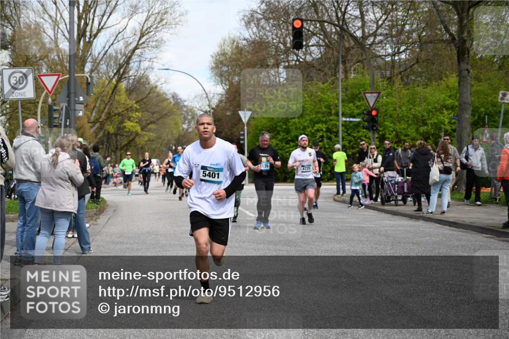 12.04.2026 - 45. Internationalen Wilhelmsburger Insellauf J. Mangold http://msf.ph/oto/9512956 12.04.2026 13:07:32 Ziel 5078, 2925, 5226, 2745, 5028, 5148, 3641, 5426, 5216, 5431, 5425, 5735, 5401, 2728, 2478, 2477, 5564, 4437, 4436, 2421, 2421, 4676, 3868, 4405, 4725, 4416, 3970, 4795, 3120, 5103, 4845, 5320, 5568, 4161, 5753, 4218, 4199, 5220, 3070, 4736, 4149, 4912 meine-sportfotos.de