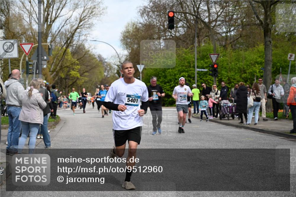 12.04.2026 - 45. Internationalen Wilhelmsburger Insellauf J. Mangold http://msf.ph/oto/9512960 12.04.2026 13:07:32 Ziel 5078, 2925, 5226, 2745, 5028, 5148, 3641, 5426, 5216, 5431, 5425, 5735, 5401, 2728, 2478, 2477, 5564, 4437, 4436, 2421, 2421, 4676, 3868, 4405, 4725, 4416, 3970, 4795, 3120, 5103, 4845, 5320, 5568, 4161, 5753, 4218, 4199, 5220, 3070, 4736, 4149, 4912 meine-sportfotos.de