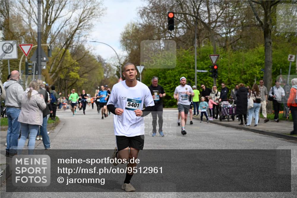 12.04.2026 - 45. Internationalen Wilhelmsburger Insellauf J. Mangold http://msf.ph/oto/9512961 12.04.2026 13:07:32 Ziel 5078, 2925, 5226, 2745, 5028, 5148, 3641, 5426, 5216, 5431, 5425, 5735, 5401, 2728, 2478, 2477, 5564, 4437, 4436, 2421, 2421, 4676, 3868, 4405, 4725, 4416, 3970, 4795, 3120, 5103, 4845, 5320, 5568, 4161, 5753, 4218, 4199, 5220, 3070, 4736, 4149, 4912 meine-sportfotos.de