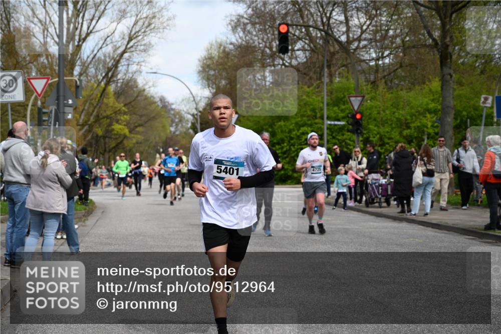 12.04.2026 - 45. Internationalen Wilhelmsburger Insellauf J. Mangold http://msf.ph/oto/9512964 12.04.2026 13:07:32 Ziel 5078, 2925, 5226, 2745, 5028, 5148, 3641, 5426, 5216, 5431, 5425, 5735, 5401, 2728, 2478, 2477, 5564, 4437, 4436, 2421, 2421, 4676, 3868, 4405, 4725, 4416, 3970, 4795, 3120, 5103, 4845, 5320, 5568, 4161, 5753, 4218, 4199, 5220, 3070, 4736, 4149, 4912 meine-sportfotos.de