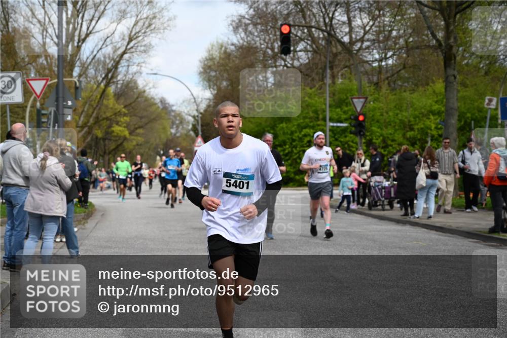 12.04.2026 - 45. Internationalen Wilhelmsburger Insellauf J. Mangold http://msf.ph/oto/9512965 12.04.2026 13:07:32 Ziel 5078, 2925, 5226, 2745, 5028, 5148, 3641, 5426, 5216, 5431, 5425, 5735, 5401, 2728, 2478, 2477, 5564, 4437, 4436, 2421, 2421, 4676, 3868, 4405, 4725, 4416, 3970, 4795, 3120, 5103, 4845, 5320, 5568, 4161, 5753, 4218, 4199, 5220, 3070, 4736, 4149, 4912 meine-sportfotos.de