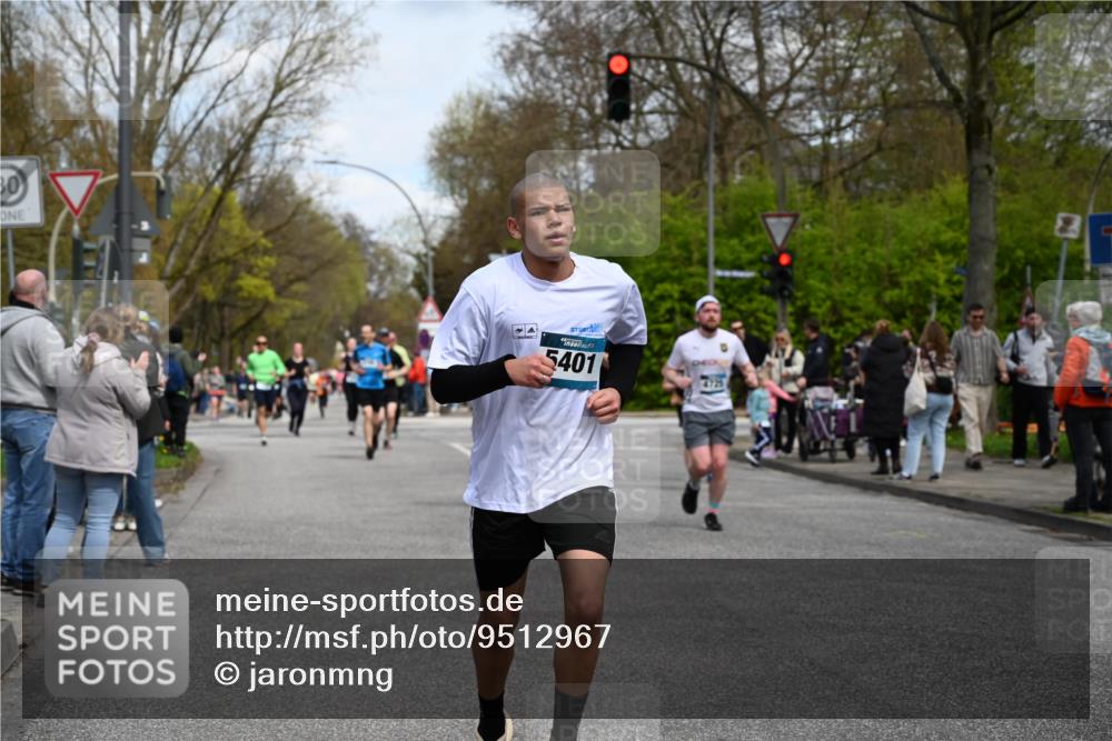 12.04.2026 - 45. Internationalen Wilhelmsburger Insellauf J. Mangold http://msf.ph/oto/9512967 12.04.2026 13:07:32 Ziel 5078, 2925, 5226, 2745, 5028, 5148, 3641, 5426, 5216, 5431, 5425, 5735, 5401, 2728, 2478, 2477, 5564, 4437, 4436, 2421, 2421, 4676, 3868, 4405, 4725, 4416, 3970, 4795, 3120, 5103, 4845, 5320, 5568, 4161, 5753, 4218, 4199, 5220, 3070, 4736, 4149, 4912 meine-sportfotos.de