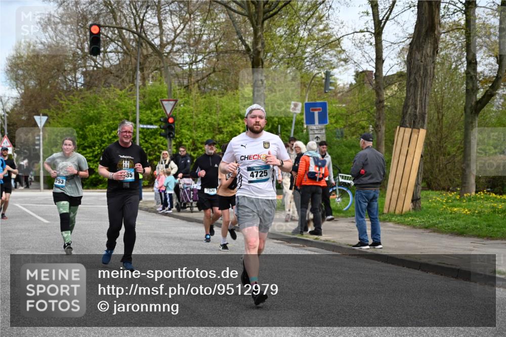 12.04.2026 - 45. Internationalen Wilhelmsburger Insellauf J. Mangold http://msf.ph/oto/9512979 12.04.2026 13:07:35 Ziel 2925, 5226, 2745, 5028, 5148, 3641, 5426, 5216, 5431, 5425, 5735, 5401, 2728, 2478, 2477, 5564, 4437, 4436, 2421, 4676, 3868, 4405, 4725, 4416, 3970, 3970, 4795, 3120, 5103, 4845, 5320, 5568, 4161, 5753, 4218, 4199, 4218, 4199, 5220, 3070, 4736, 4149, 4912, 4300, 3135, 3795 meine-sportfotos.de