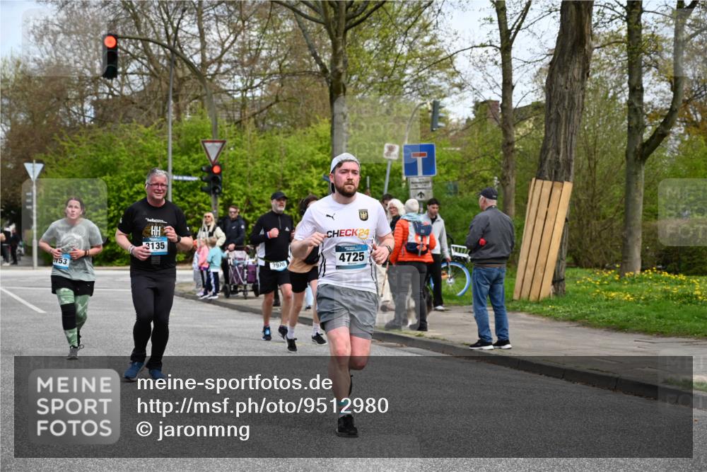 12.04.2026 - 45. Internationalen Wilhelmsburger Insellauf J. Mangold http://msf.ph/oto/9512980 12.04.2026 13:07:35 Ziel 2925, 5226, 2745, 5028, 5148, 3641, 5426, 5216, 5431, 5425, 5735, 5401, 2728, 2478, 2477, 5564, 4437, 4436, 2421, 4676, 3868, 4405, 4725, 4416, 3970, 3970, 4795, 3120, 5103, 4845, 5320, 5568, 4161, 5753, 4218, 4199, 4218, 4199, 5220, 3070, 4736, 4149, 4912, 4300, 3135, 3795 meine-sportfotos.de