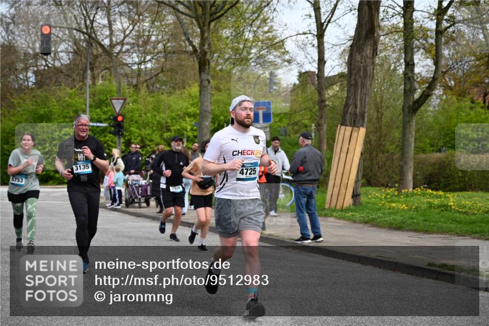 12.04.2026 - 45. Internationalen Wilhelmsburger Insellauf J. Mangold http://msf.ph/oto/9512983 12.04.2026 13:07:35 Ziel 2925, 5226, 2745, 5028, 5148, 3641, 5426, 5216, 5431, 5425, 5735, 5401, 2728, 2478, 2477, 5564, 4437, 4436, 2421, 4676, 3868, 4405, 4725, 4416, 3970, 3970, 4795, 3120, 5103, 4845, 5320, 5568, 4161, 5753, 4218, 4199, 4218, 4199, 5220, 3070, 4736, 4149, 4912, 4300, 3135, 3795 meine-sportfotos.de