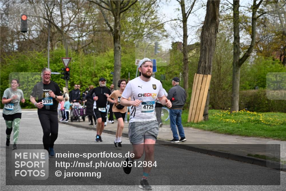 12.04.2026 - 45. Internationalen Wilhelmsburger Insellauf J. Mangold http://msf.ph/oto/9512984 12.04.2026 13:07:35 Ziel 2925, 5226, 2745, 5028, 5148, 3641, 5426, 5216, 5431, 5425, 5735, 5401, 2728, 2478, 2477, 5564, 4437, 4436, 2421, 4676, 3868, 4405, 4725, 4416, 3970, 3970, 4795, 3120, 5103, 4845, 5320, 5568, 4161, 5753, 4218, 4199, 4218, 4199, 5220, 3070, 4736, 4149, 4912, 4300, 3135, 3795 meine-sportfotos.de