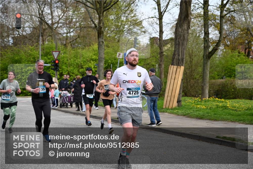 12.04.2026 - 45. Internationalen Wilhelmsburger Insellauf J. Mangold http://msf.ph/oto/9512985 12.04.2026 13:07:35 Ziel 2925, 5226, 2745, 5028, 5148, 3641, 5426, 5216, 5431, 5425, 5735, 5401, 2728, 2478, 2477, 5564, 4437, 4436, 2421, 4676, 3868, 4405, 4725, 4416, 3970, 3970, 4795, 3120, 5103, 4845, 5320, 5568, 4161, 5753, 4218, 4199, 4218, 4199, 5220, 3070, 4736, 4149, 4912, 4300, 3135, 3795 meine-sportfotos.de
