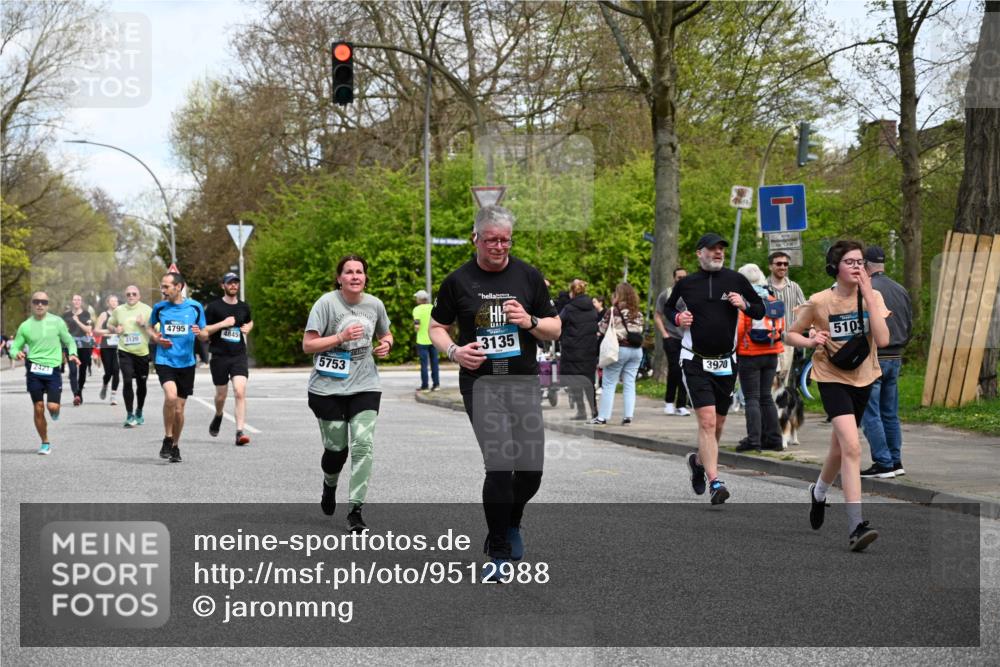 12.04.2026 - 45. Internationalen Wilhelmsburger Insellauf J. Mangold http://msf.ph/oto/9512988 12.04.2026 13:07:36 Ziel 5226, 2745, 5028, 5148, 3641, 5426, 5216, 5431, 5425, 5735, 5401, 2728, 2478, 2477, 5564, 4437, 4436, 2421, 4676, 3868, 4405, 4725, 4416, 3970, 4795, 4795, 3120, 5103, 4845, 5320, 5568, 4161, 5753, 4218, 4199, 5220, 3070, 4736, 4149, 4912, 4300, 3135, 3795 meine-sportfotos.de