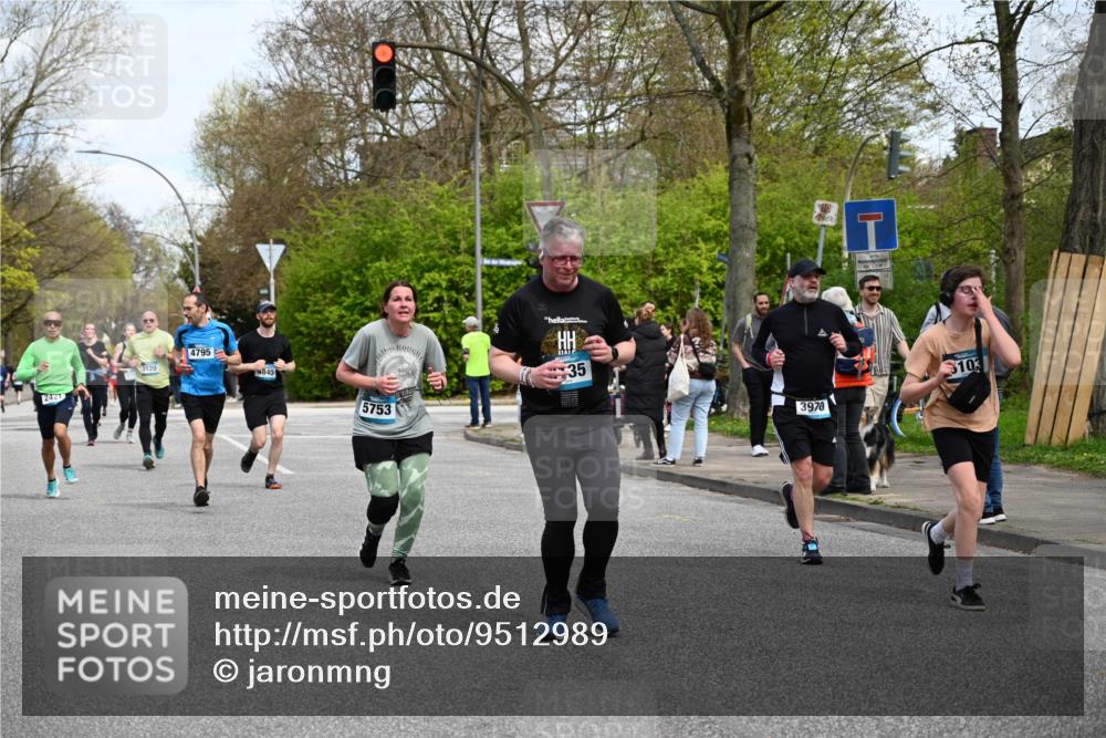 12.04.2026 - 45. Internationalen Wilhelmsburger Insellauf J. Mangold http://msf.ph/oto/9512989 12.04.2026 13:07:36 Ziel 5226, 2745, 5028, 5148, 3641, 5426, 5216, 5431, 5425, 5735, 5401, 2728, 2478, 2477, 5564, 4437, 4436, 2421, 4676, 3868, 4405, 4725, 4416, 3970, 4795, 4795, 3120, 5103, 4845, 5320, 5568, 4161, 5753, 4218, 4199, 5220, 3070, 4736, 4149, 4912, 4300, 3135, 3795 meine-sportfotos.de