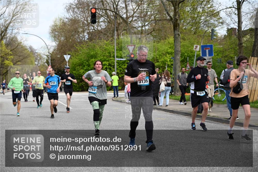 12.04.2026 - 45. Internationalen Wilhelmsburger Insellauf J. Mangold http://msf.ph/oto/9512991 12.04.2026 13:07:36 Ziel 5226, 2745, 5028, 5148, 3641, 5426, 5216, 5431, 5425, 5735, 5401, 2728, 2478, 2477, 5564, 4437, 4436, 2421, 4676, 3868, 4405, 4725, 4416, 3970, 4795, 4795, 3120, 5103, 4845, 5320, 5568, 4161, 5753, 4218, 4199, 5220, 3070, 4736, 4149, 4912, 4300, 3135, 3795 meine-sportfotos.de