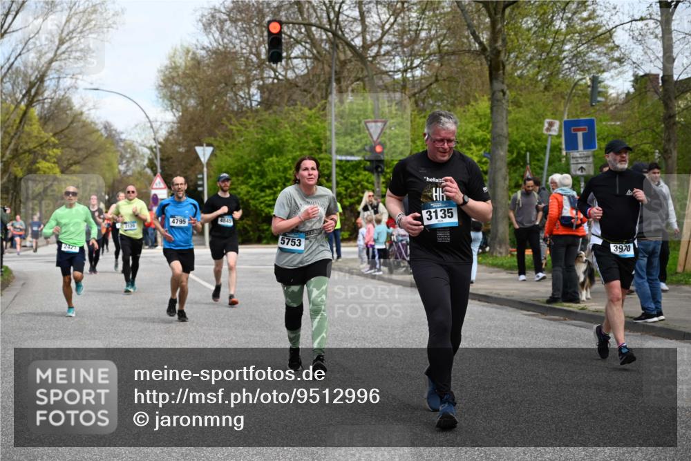 12.04.2026 - 45. Internationalen Wilhelmsburger Insellauf J. Mangold http://msf.ph/oto/9512996 12.04.2026 13:07:36 Ziel 5226, 2745, 5028, 5148, 3641, 5426, 5216, 5431, 5425, 5735, 5401, 2728, 2478, 2477, 5564, 4437, 4436, 2421, 4676, 3868, 4405, 4725, 4416, 3970, 4795, 4795, 3120, 5103, 4845, 5320, 5568, 4161, 5753, 4218, 4199, 5220, 3070, 4736, 4149, 4912, 4300, 3135, 3795 meine-sportfotos.de