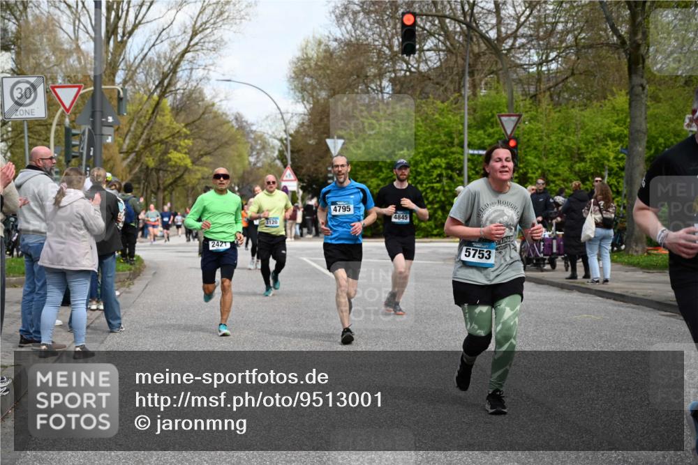 12.04.2026 - 45. Internationalen Wilhelmsburger Insellauf J. Mangold http://msf.ph/oto/9513001 12.04.2026 13:07:37 Ziel 5148, 3641, 5426, 5216, 5431, 5425, 5735, 5401, 2728, 2478, 2477, 5564, 4437, 4436, 2421, 4676, 3868, 4405, 4725, 4416, 3970, 4795, 3120, 5103, 4845, 5320, 5568, 4161, 5753, 4218, 4199, 5220, 5220, 3070, 4736, 4149, 4912, 4300, 3135, 3795, 5215 meine-sportfotos.de