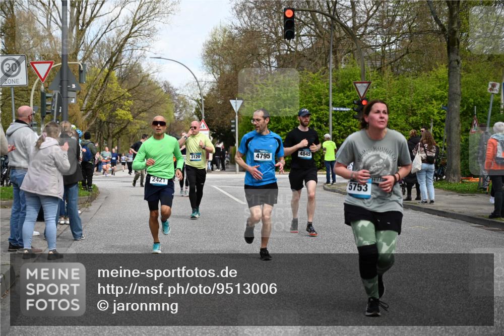 12.04.2026 - 45. Internationalen Wilhelmsburger Insellauf J. Mangold http://msf.ph/oto/9513006 12.04.2026 13:07:38 Ziel 5148, 3641, 5426, 5216, 5431, 5425, 5735, 5401, 2728, 2478, 2477, 5564, 4437, 4436, 2421, 4676, 3868, 4405, 4725, 4416, 3970, 4795, 3120, 5103, 4845, 5320, 5568, 4161, 5753, 4218, 4199, 5220, 3070, 4736, 4149, 4912, 4300, 3135, 3795, 5215, 4940 meine-sportfotos.de