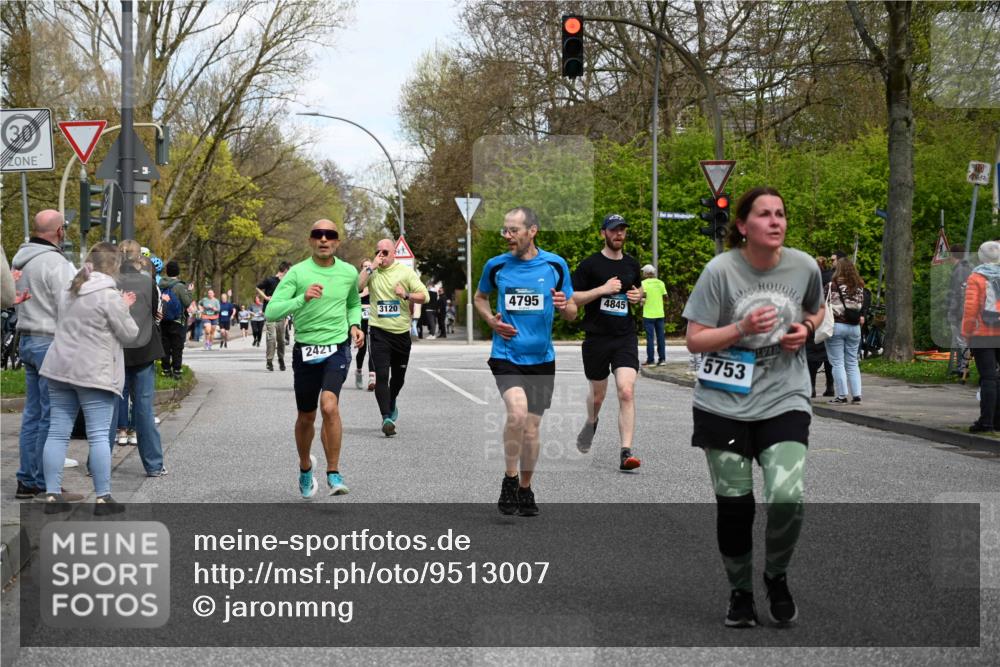 12.04.2026 - 45. Internationalen Wilhelmsburger Insellauf J. Mangold http://msf.ph/oto/9513007 12.04.2026 13:07:38 Ziel 5148, 3641, 5426, 5216, 5431, 5425, 5735, 5401, 2728, 2478, 2477, 5564, 4437, 4436, 2421, 4676, 3868, 4405, 4725, 4416, 3970, 4795, 3120, 5103, 4845, 5320, 5568, 4161, 5753, 4218, 4199, 5220, 3070, 4736, 4149, 4912, 4300, 3135, 3795, 5215, 4940 meine-sportfotos.de
