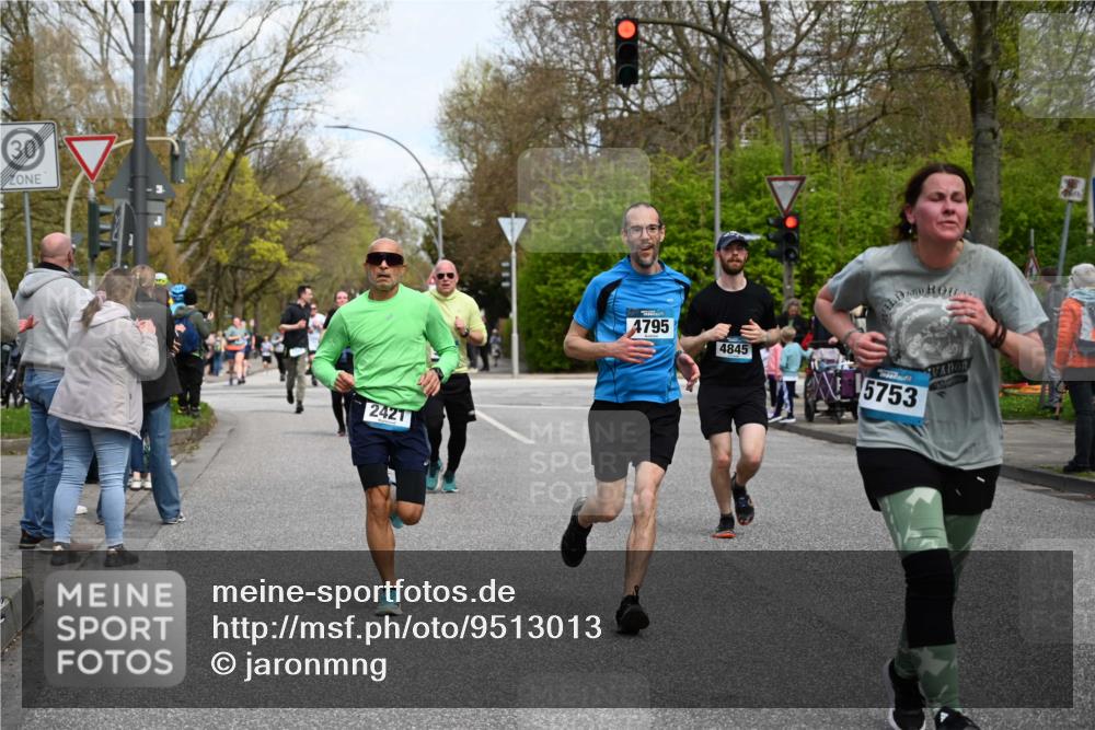 12.04.2026 - 45. Internationalen Wilhelmsburger Insellauf J. Mangold http://msf.ph/oto/9513013 12.04.2026 13:07:38 Ziel 5148, 3641, 5426, 5216, 5431, 5425, 5735, 5401, 2728, 2478, 2477, 5564, 4437, 4436, 2421, 4676, 3868, 4405, 4725, 4416, 3970, 4795, 3120, 5103, 4845, 5320, 5568, 4161, 5753, 4218, 4199, 5220, 3070, 4736, 4149, 4912, 4300, 3135, 3795, 5215, 4940 meine-sportfotos.de