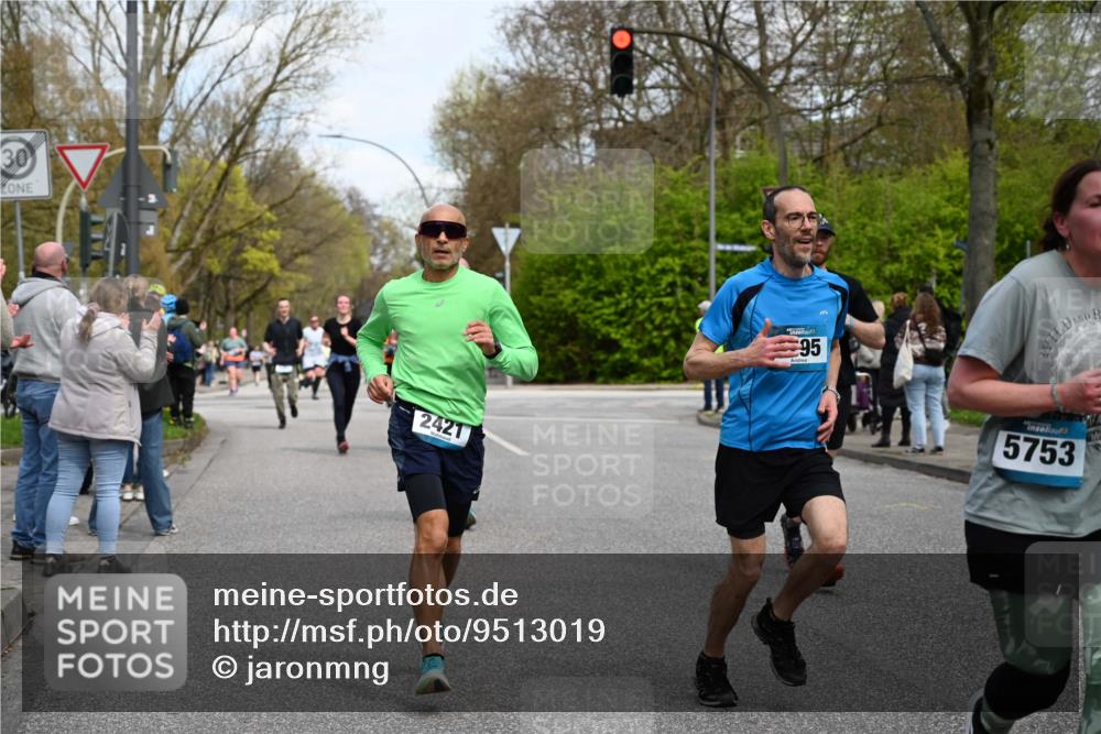 12.04.2026 - 45. Internationalen Wilhelmsburger Insellauf J. Mangold http://msf.ph/oto/9513019 12.04.2026 13:07:39 Ziel 3641, 5426, 5216, 5431, 5425, 5735, 5401, 2728, 2478, 2477, 5564, 4437, 4436, 2421, 4676, 3868, 4405, 4725, 4416, 3970, 4795, 3120, 5103, 4845, 3120, 5103, 4845, 5320, 5568, 4161, 5753, 4218, 4199, 5220, 3070, 3070, 4736, 4149, 4912, 4300, 3135, 3795, 5215, 4940 meine-sportfotos.de