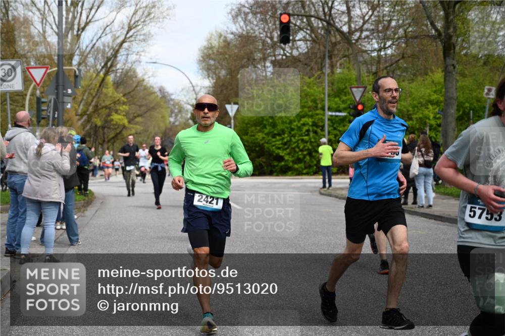 12.04.2026 - 45. Internationalen Wilhelmsburger Insellauf J. Mangold http://msf.ph/oto/9513020 12.04.2026 13:07:39 Ziel 3641, 5426, 5216, 5431, 5425, 5735, 5401, 2728, 2478, 2477, 5564, 4437, 4436, 2421, 4676, 3868, 4405, 4725, 4416, 3970, 4795, 3120, 5103, 4845, 3120, 5103, 4845, 5320, 5568, 4161, 5753, 4218, 4199, 5220, 3070, 3070, 4736, 4149, 4912, 4300, 3135, 3795, 5215, 4940 meine-sportfotos.de
