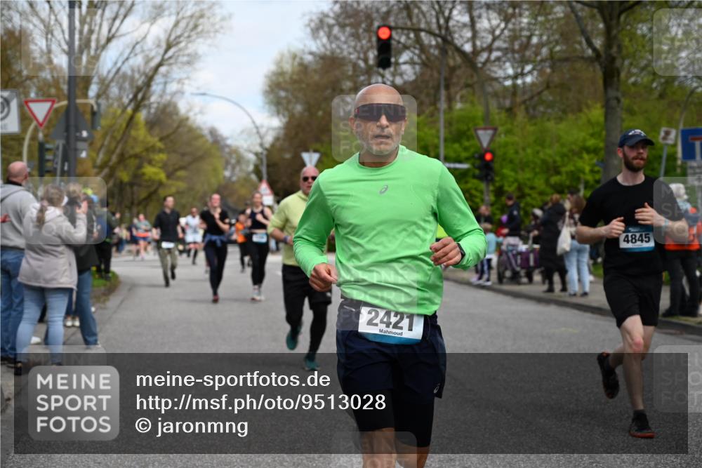 12.04.2026 - 45. Internationalen Wilhelmsburger Insellauf J. Mangold http://msf.ph/oto/9513028 12.04.2026 13:07:39 Ziel 3641, 5426, 5216, 5431, 5425, 5735, 5401, 2728, 2478, 2477, 5564, 4437, 4436, 2421, 4676, 3868, 4405, 4725, 4416, 3970, 4795, 3120, 5103, 4845, 3120, 5103, 4845, 5320, 5568, 4161, 5753, 4218, 4199, 5220, 3070, 3070, 4736, 4149, 4912, 4300, 3135, 3795, 5215, 4940 meine-sportfotos.de