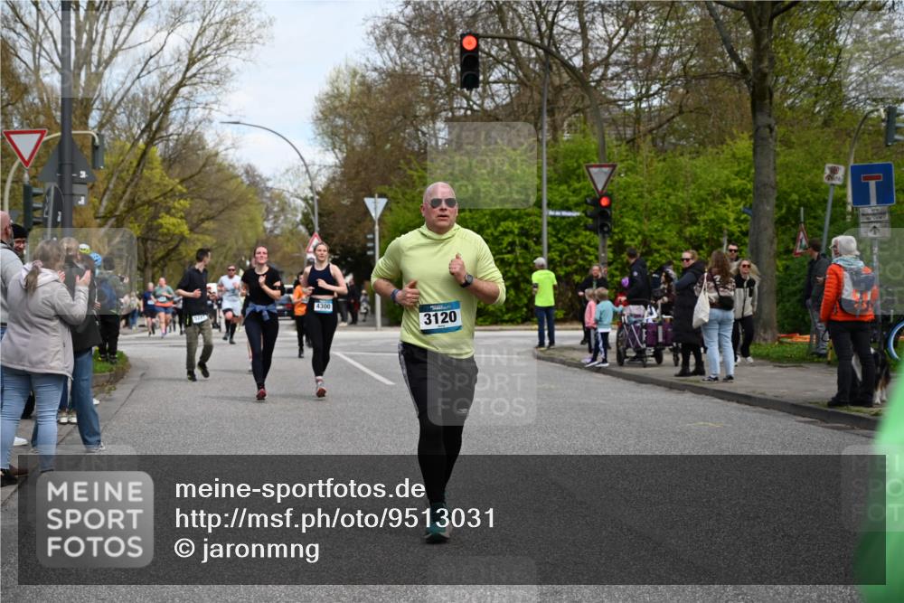 12.04.2026 - 45. Internationalen Wilhelmsburger Insellauf J. Mangold http://msf.ph/oto/9513031 12.04.2026 13:07:40 Ziel 3641, 5426, 5216, 5431, 5425, 5735, 5401, 2728, 2478, 2477, 5564, 4437, 4436, 2421, 4676, 3868, 4405, 4725, 4416, 3970, 4795, 3120, 5103, 4845, 5320, 5568, 4161, 5753, 4218, 4199, 5220, 3070, 4736, 4149, 4912, 4300, 3135, 3795, 5215, 4940 meine-sportfotos.de