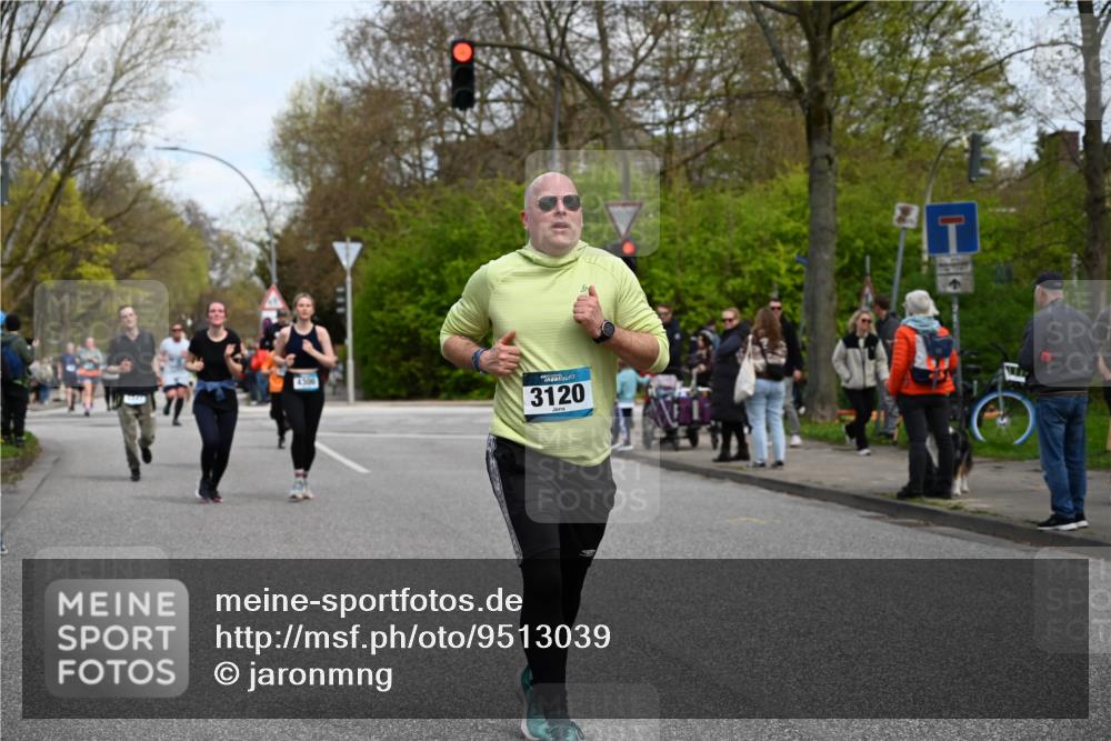 12.04.2026 - 45. Internationalen Wilhelmsburger Insellauf J. Mangold http://msf.ph/oto/9513039 12.04.2026 13:07:41 Ziel 3641, 5426, 5216, 5431, 5425, 5735, 5401, 2728, 2478, 2477, 5564, 4437, 4436, 2421, 4676, 3868, 4405, 4725, 4416, 3970, 4795, 3120, 5103, 4845, 5320, 5320, 5568, 4161, 5753, 4218, 4199, 5220, 3070, 4736, 4736, 4149, 4912, 4300, 3135, 3795, 5215, 4940 meine-sportfotos.de