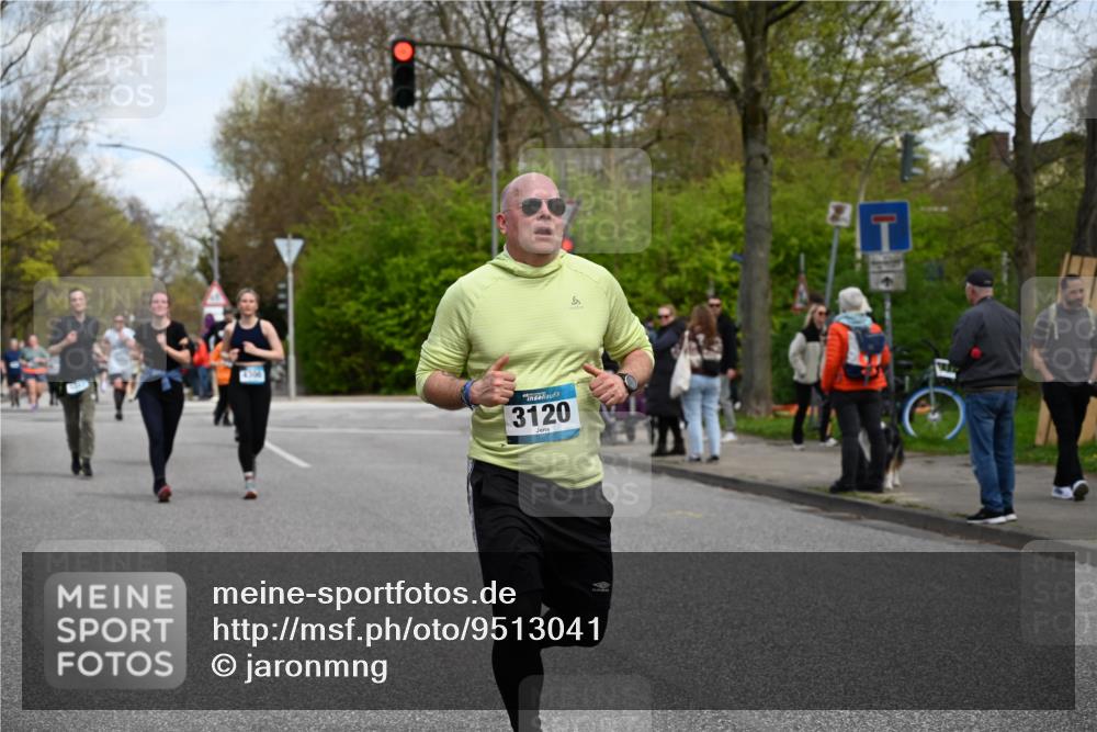 12.04.2026 - 45. Internationalen Wilhelmsburger Insellauf J. Mangold http://msf.ph/oto/9513041 12.04.2026 13:07:41 Ziel 3641, 5426, 5216, 5431, 5425, 5735, 5401, 2728, 2478, 2477, 5564, 4437, 4436, 2421, 4676, 3868, 4405, 4725, 4416, 3970, 4795, 3120, 5103, 4845, 5320, 5320, 5568, 4161, 5753, 4218, 4199, 5220, 3070, 4736, 4736, 4149, 4912, 4300, 3135, 3795, 5215, 4940 meine-sportfotos.de