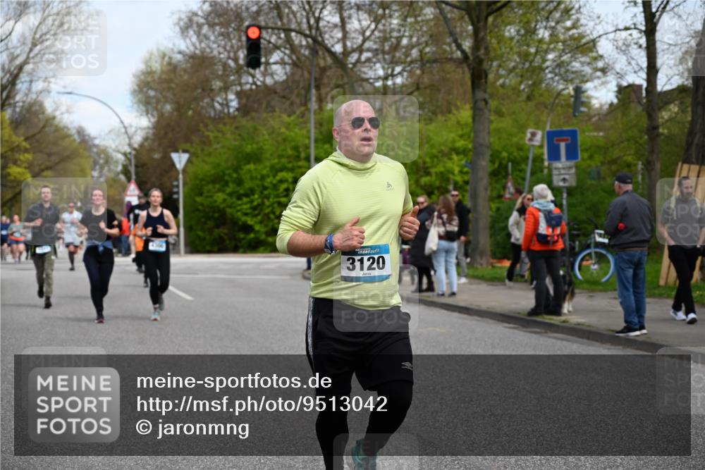 12.04.2026 - 45. Internationalen Wilhelmsburger Insellauf J. Mangold http://msf.ph/oto/9513042 12.04.2026 13:07:41 Ziel 3641, 5426, 5216, 5431, 5425, 5735, 5401, 2728, 2478, 2477, 5564, 4437, 4436, 2421, 4676, 3868, 4405, 4725, 4416, 3970, 4795, 3120, 5103, 4845, 5320, 5320, 5568, 4161, 5753, 4218, 4199, 5220, 3070, 4736, 4736, 4149, 4912, 4300, 3135, 3795, 5215, 4940 meine-sportfotos.de