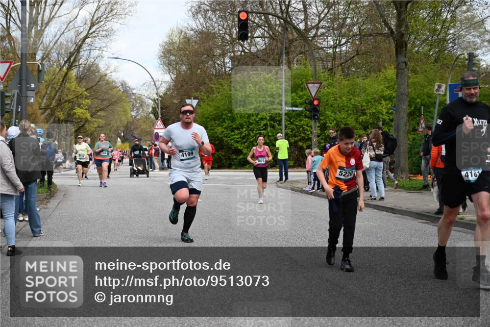 12.04.2026 - 45. Internationalen Wilhelmsburger Insellauf J. Mangold http://msf.ph/oto/9513073 12.04.2026 13:07:48 Ziel 5735, 5401, 2728, 2478, 2477, 5564, 4437, 4436, 2421, 4676, 3868, 4405, 4725, 4416, 3970, 4795, 3120, 5103, 4845, 5320, 5568, 4161, 5753, 4218, 4199, 5220, 3070, 4736, 4149, 4912, 4300, 3135, 3795, 5215, 4940, 4454, 4046, 4824, 5548, 5547, 4640, 5231, 5306 meine-sportfotos.de